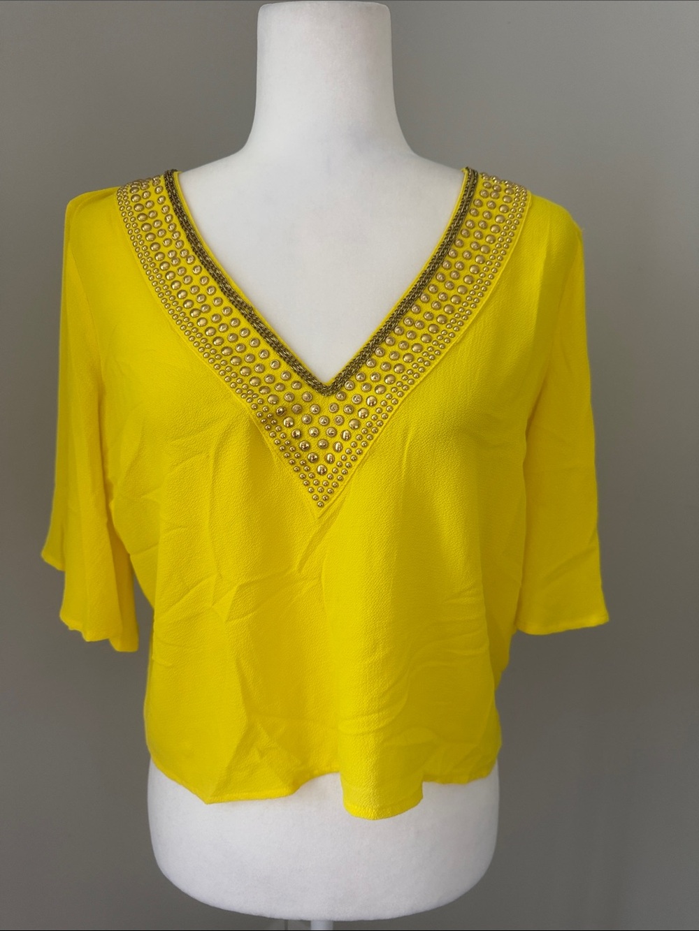 BEBE Yellow Gold Stud Embellished V-Neck Flutter Sleeve Crop Top M